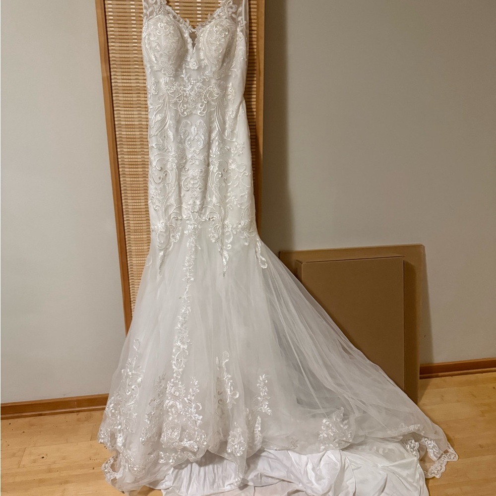 Azazie Diva Elegant White Lace Mermaid Wedding Dress